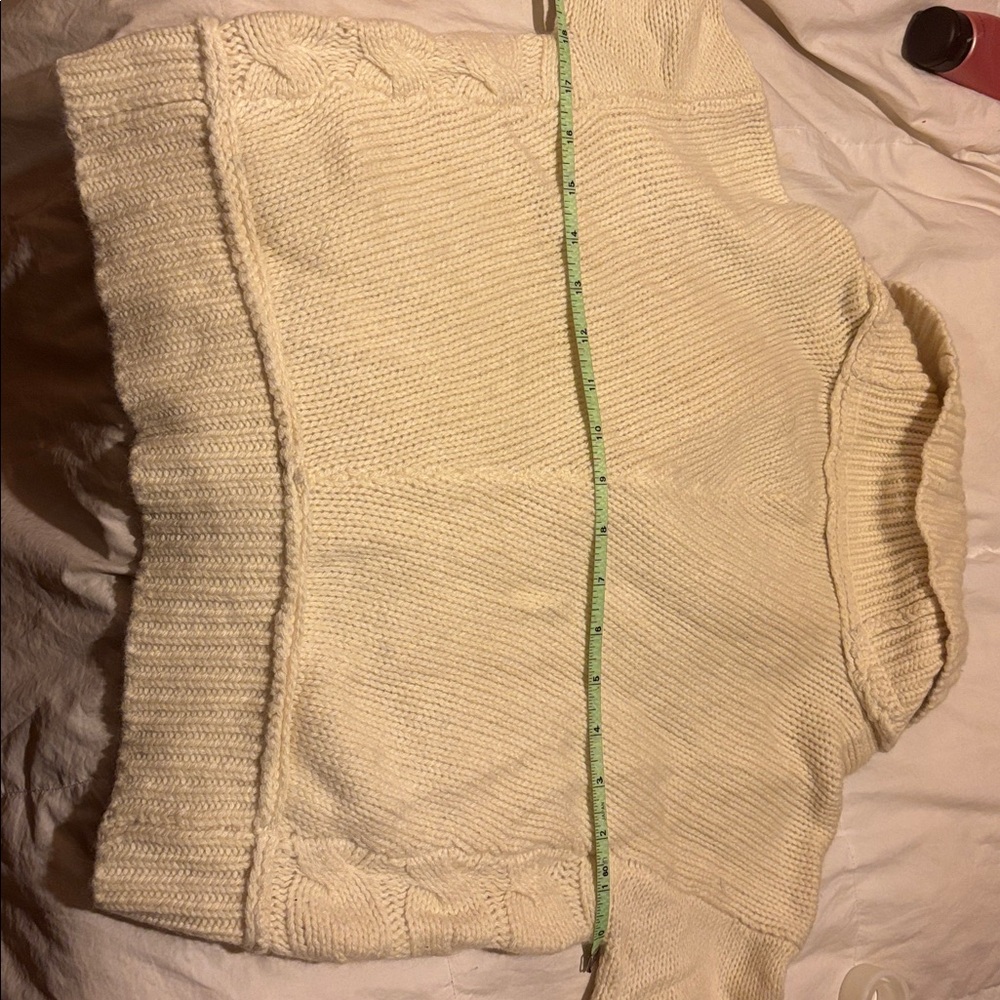 Juicy Couture cropped off white sweater size L - Picture 7 of 7
